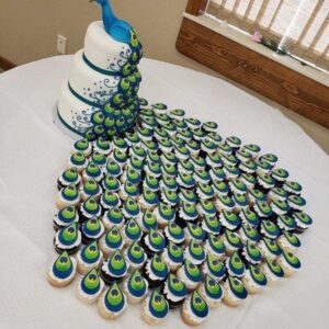 Crafting a Stunning Peacock Cake with Cupcake Tail