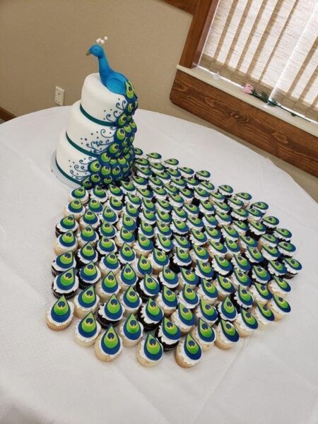 Crafting a Stunning Peacock Cake with Cupcake Tail